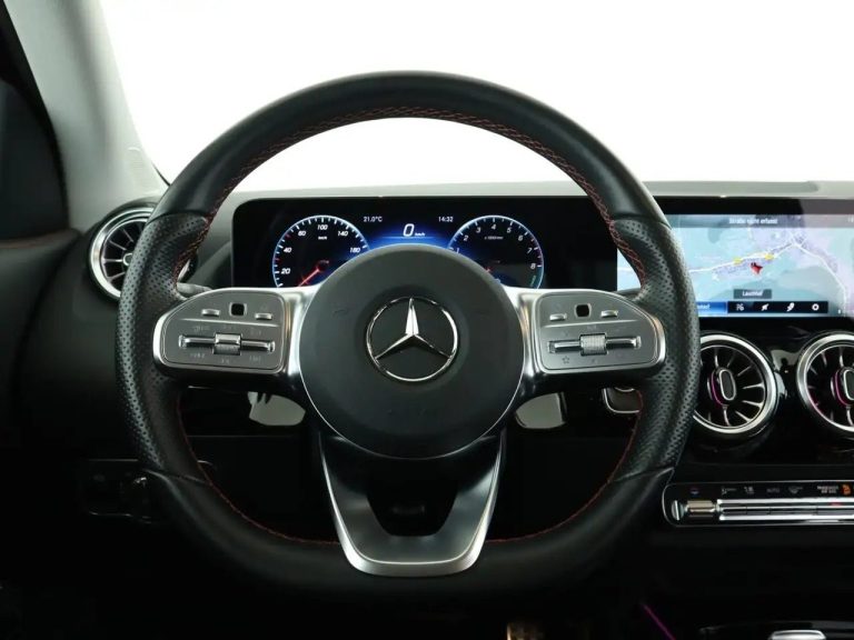 Mercedes-Benz GLA 250 e AMG Line - photo 11