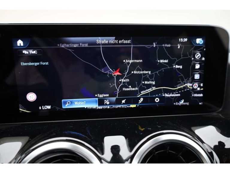 Mercedes-Benz GLA 200 Progressive - photo 11