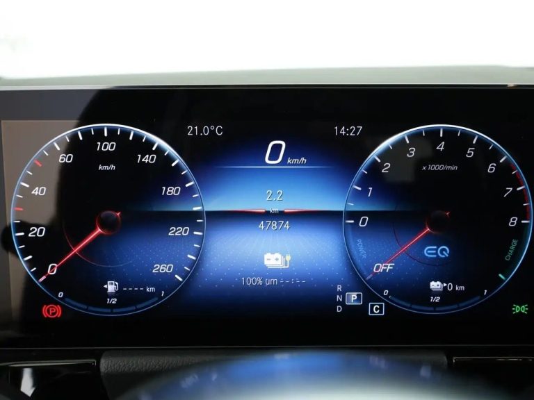 Mercedes-Benz GLA 250 e AMG Line - photo 12