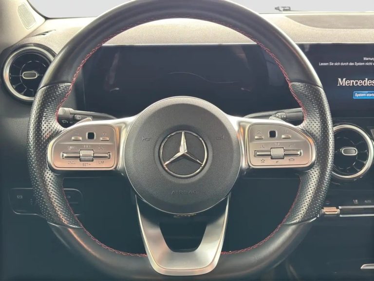 Mercedes-Benz GLA 200 d AMG Line - photo 10