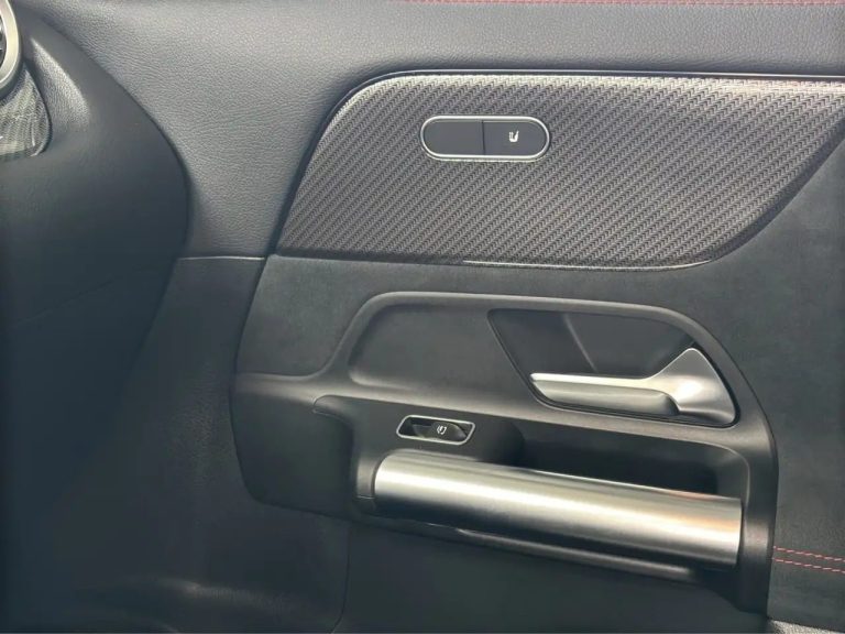 Mercedes-Benz GLA 200 d AMG Line - photo 14