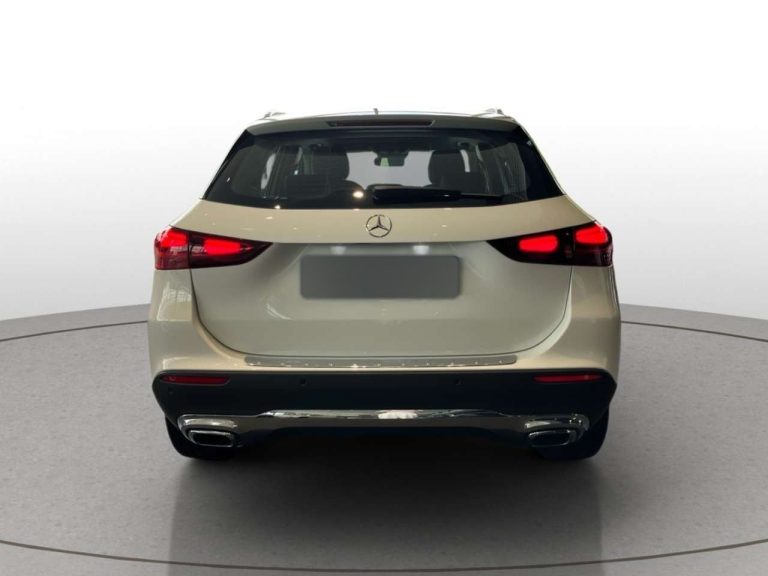 Mercedes-Benz GLA 180 Progressive - photo 4