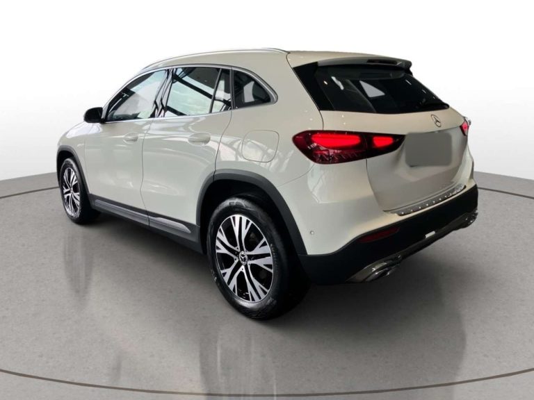 Mercedes-Benz GLA 180 Progressive - photo 6