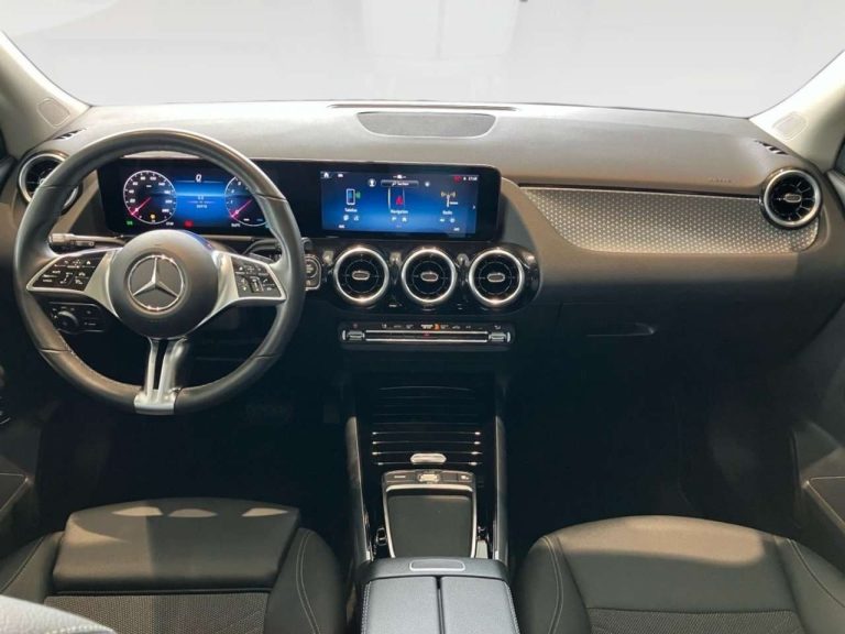 Mercedes-Benz GLA 180 Progressive - photo 7