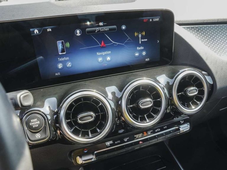 Mercedes-Benz GLA 180 Progressive - photo 8