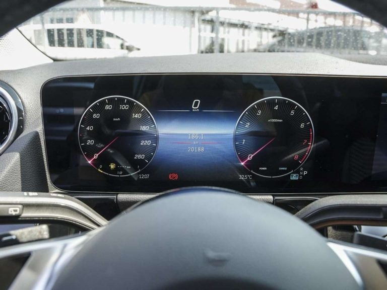 Mercedes-Benz GLA 180 Progressive - photo 9