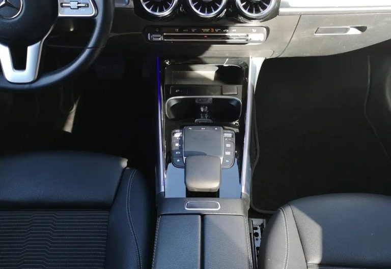 Mercedes-Benz GLB 220 d - photo 12