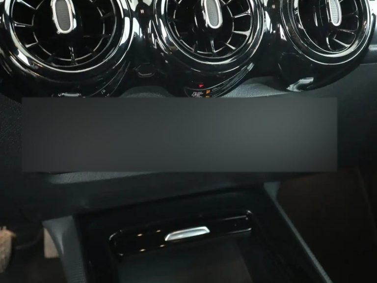 Mercedes-Benz GLB 180 d - photo 14