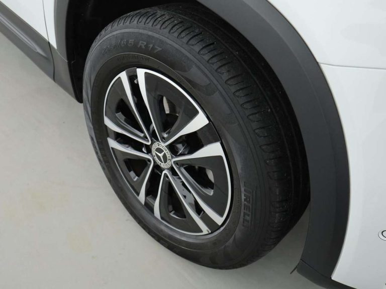 Mercedes-Benz GLB 180 d - photo 16