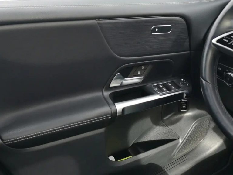 Mercedes-Benz GLB 200 d - photo 18