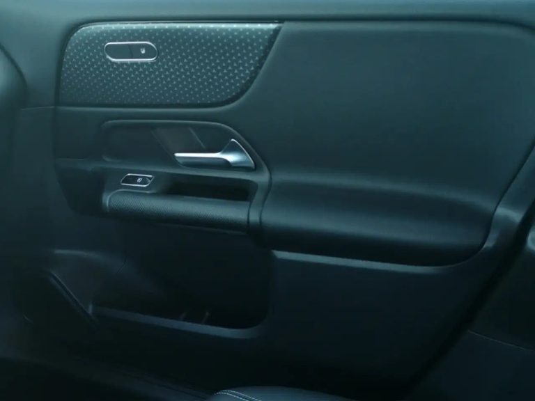 Mercedes-Benz GLB 200 d - photo 14