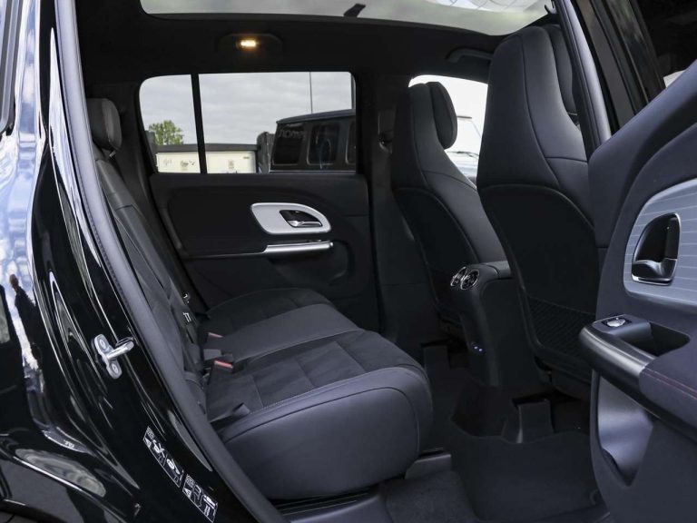 Mercedes-Benz GLB 200 AMG Night 7 places - photo 5