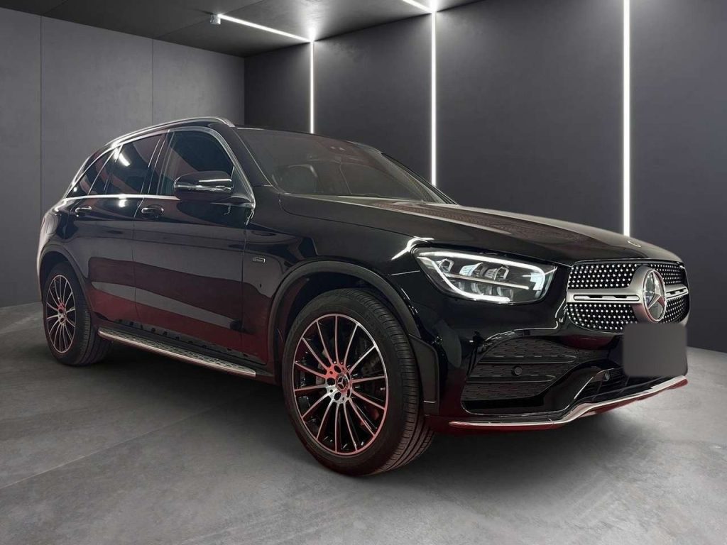 Mercedes-Benz GLC 300 de 4MATIC AMG Line