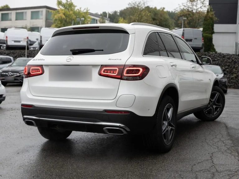 Mercedes-Benz GLC 300 e 4MATIC AMG Line - photo 3