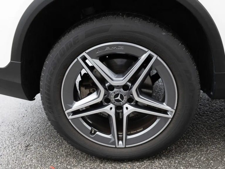 Mercedes-Benz GLC 300 e 4MATIC AMG Line - photo 5