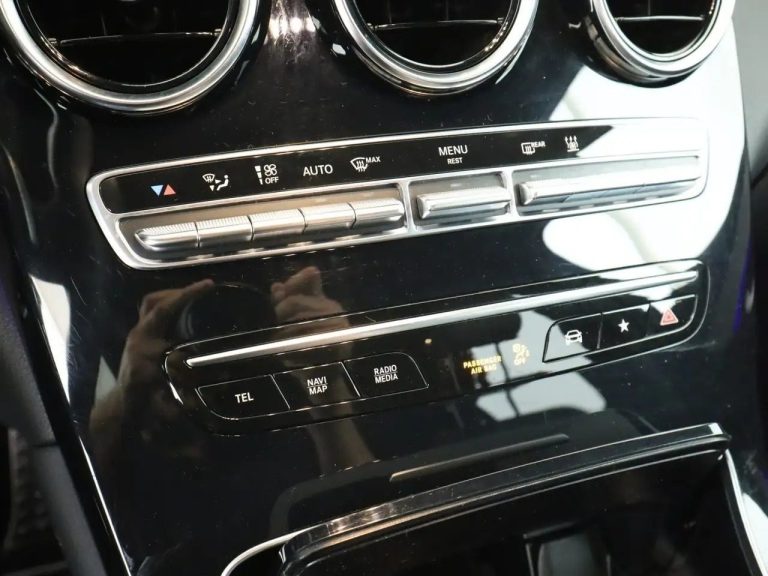 Mercedes-Benz GLC 300 e 4MATIC - photo 14
