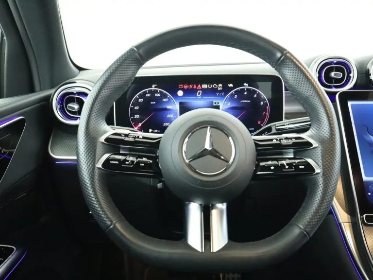 Mercedes-Benz GLC 200 4MATIC AMG Line - photo 11