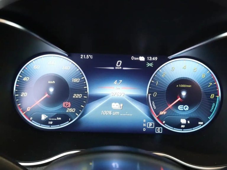Mercedes-Benz GLC 300 e 4MATIC - photo 12
