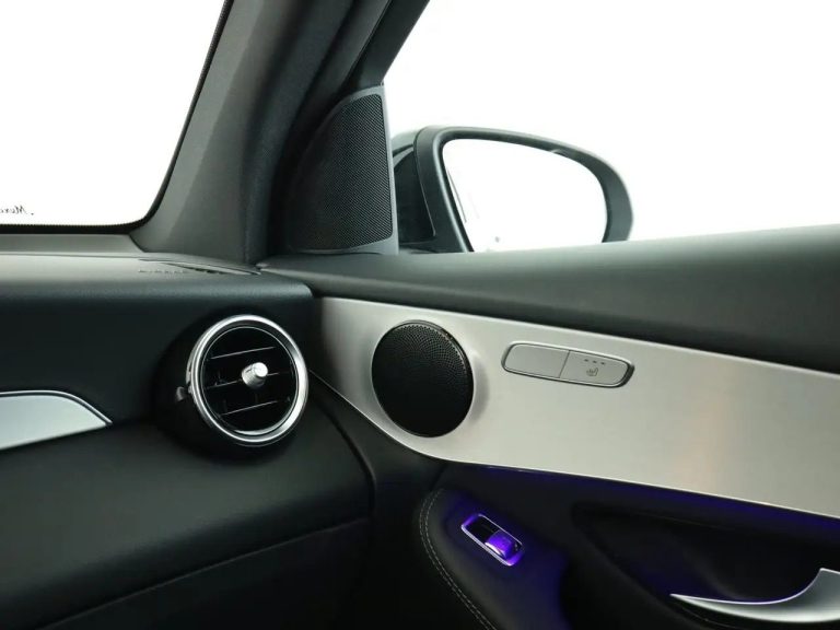 Mercedes-Benz GLC 300 e 4MATIC - photo 16