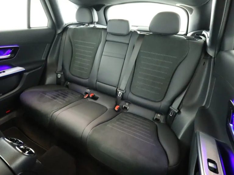 Mercedes-Benz GLC 200 4MATIC AMG Line - photo 18