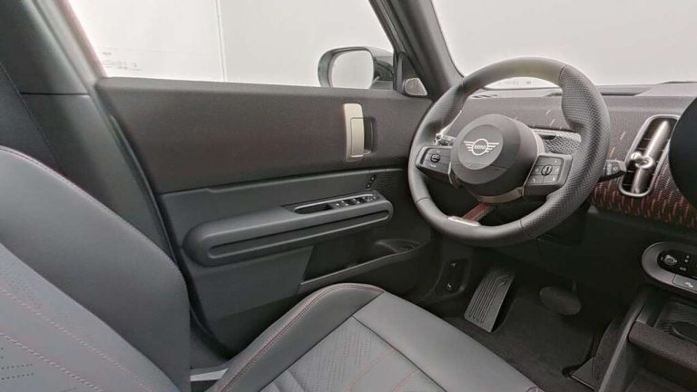 Mini Countryman SE ALL4 John Cooper Works Trim - photo 10