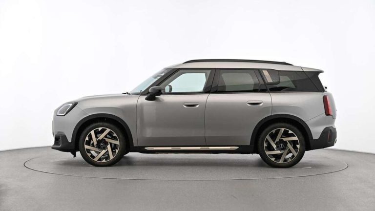 Mini Countryman SE ALL4 Favoured Trim - photo 3