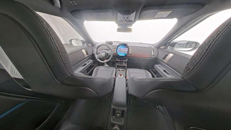 Mini Countryman SE ALL4 finition John Cooper Works - photo 8