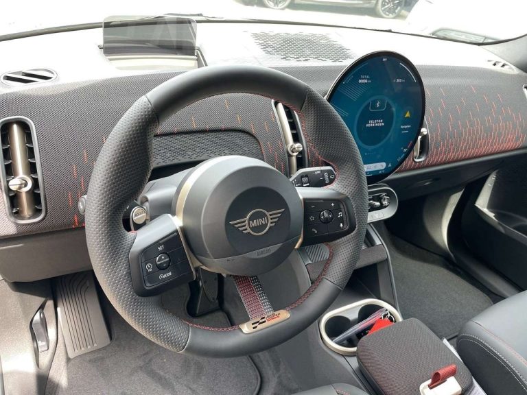 Mini Countryman SE ALL4 - photo 8