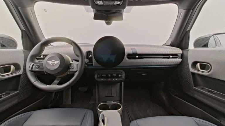 Mini Mini 5 portes Cooper C Favoured Trim - photo 7