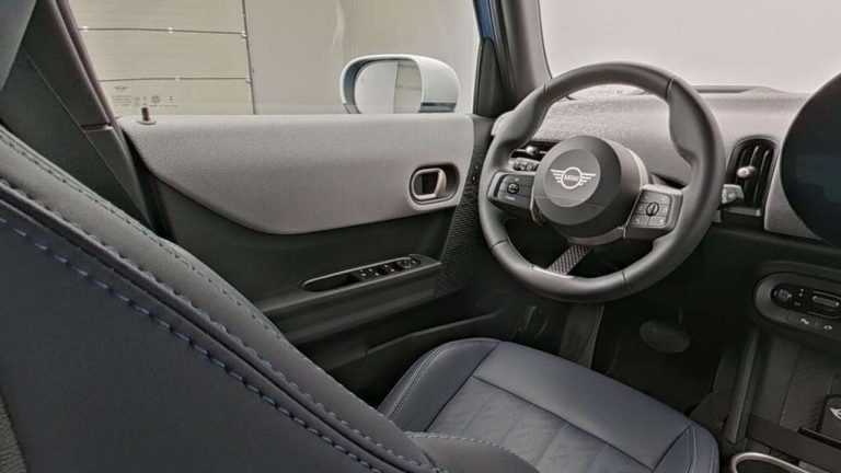 Mini Mini 5 portes Cooper C Favoured Trim - photo 11