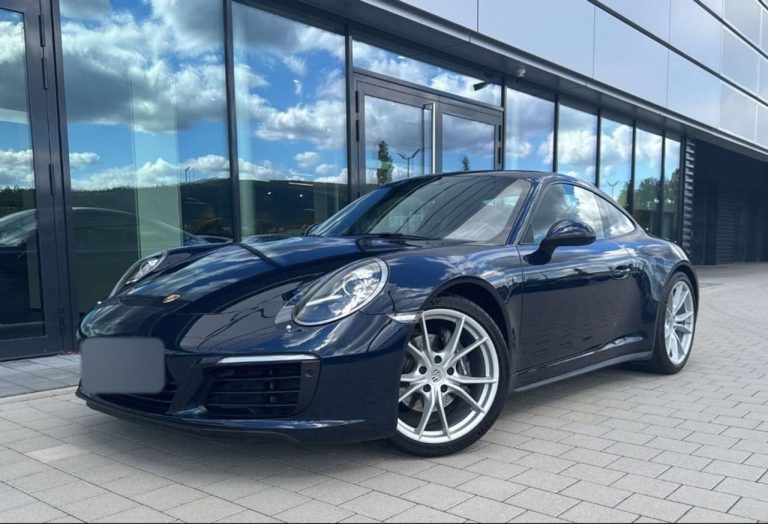 Porsche 911 Carrera 4