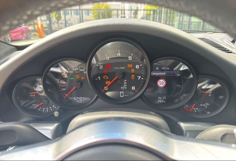 Porsche 911 Carrera 4 - photo 12