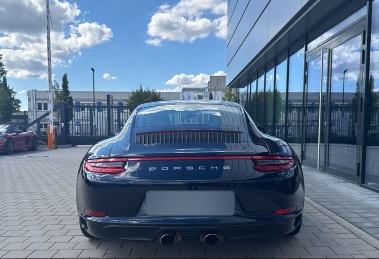 Porsche 911 Carrera 4 - photo 5