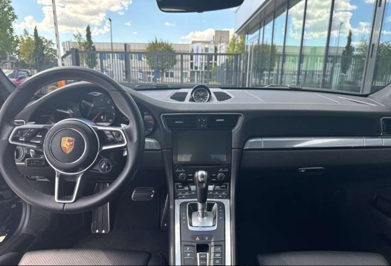 Porsche 911 Carrera 4 - photo 7