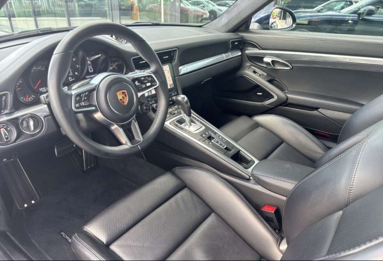 Porsche 911 Carrera 4 - photo 9