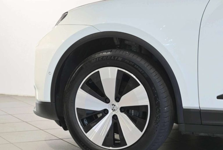 Porsche Macan 4 Electric - photo 15