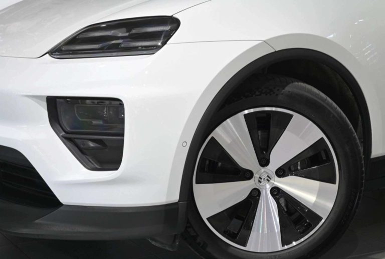 Porsche Macan 4 Electric - photo 6