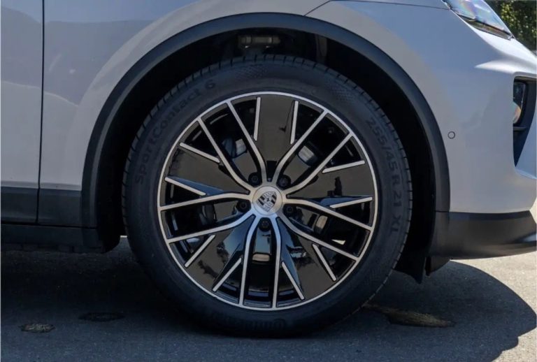 Porsche Macan 4 Electric - photo 11