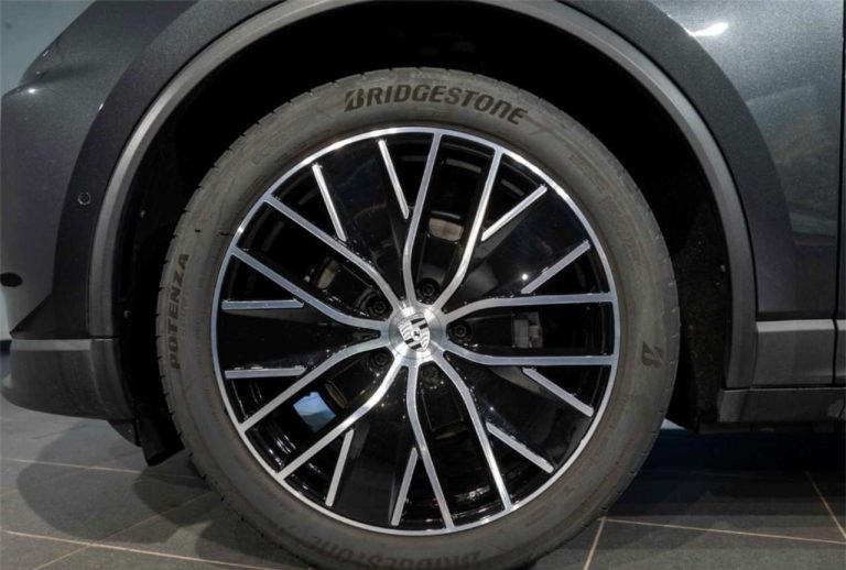 Porsche Macan Electric - photo 13