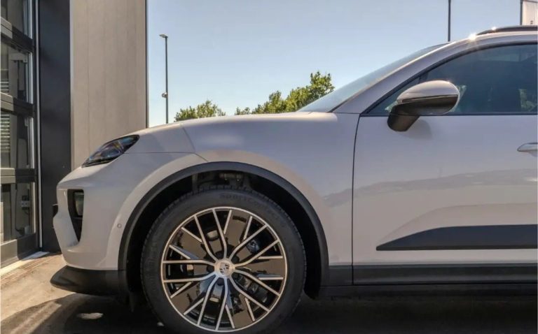 Porsche Macan 4 Electric - photo 14