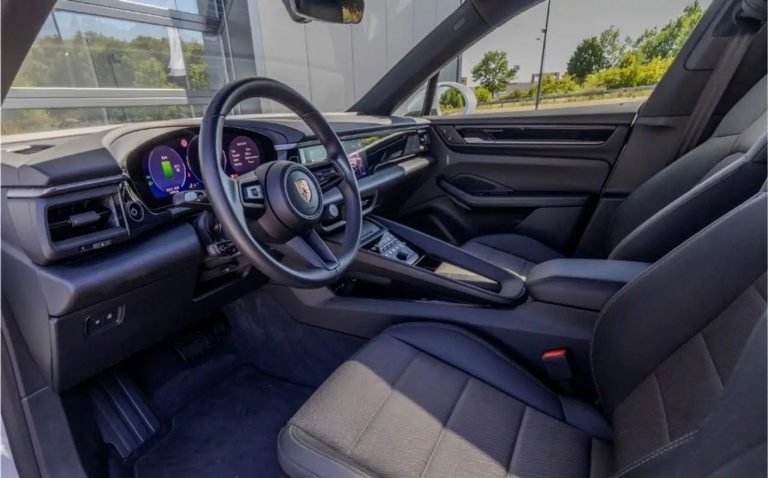 Porsche Macan 4 Electric - photo 16