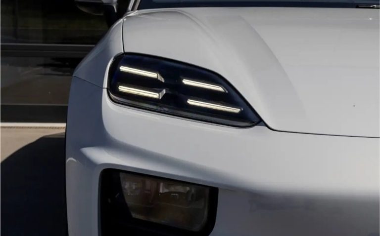 Porsche Macan 4 Electric - photo 9