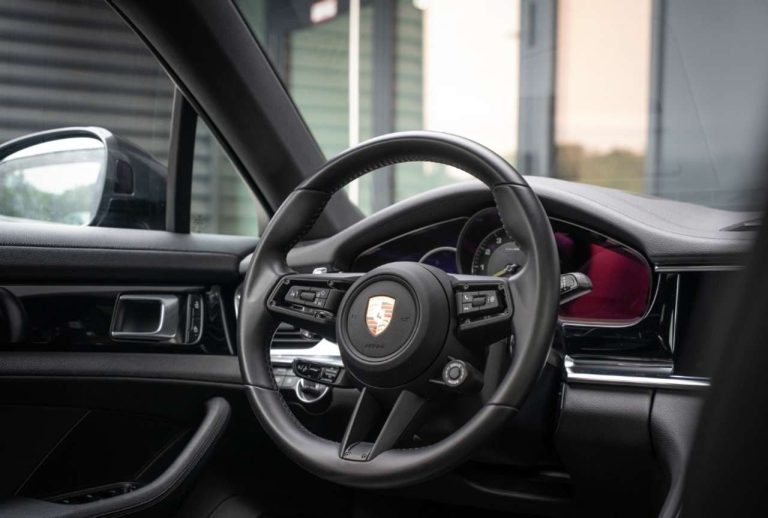 Porsche Panamera 4 E-Hybrid - photo 11