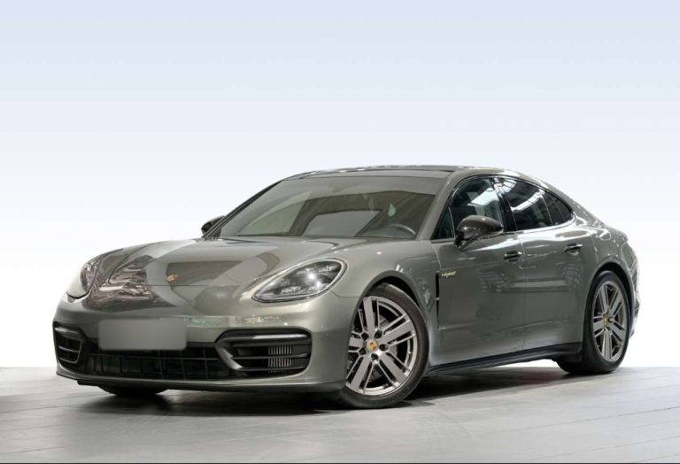 Porsche Panamera 4 E-Hybrid Platinum Edition