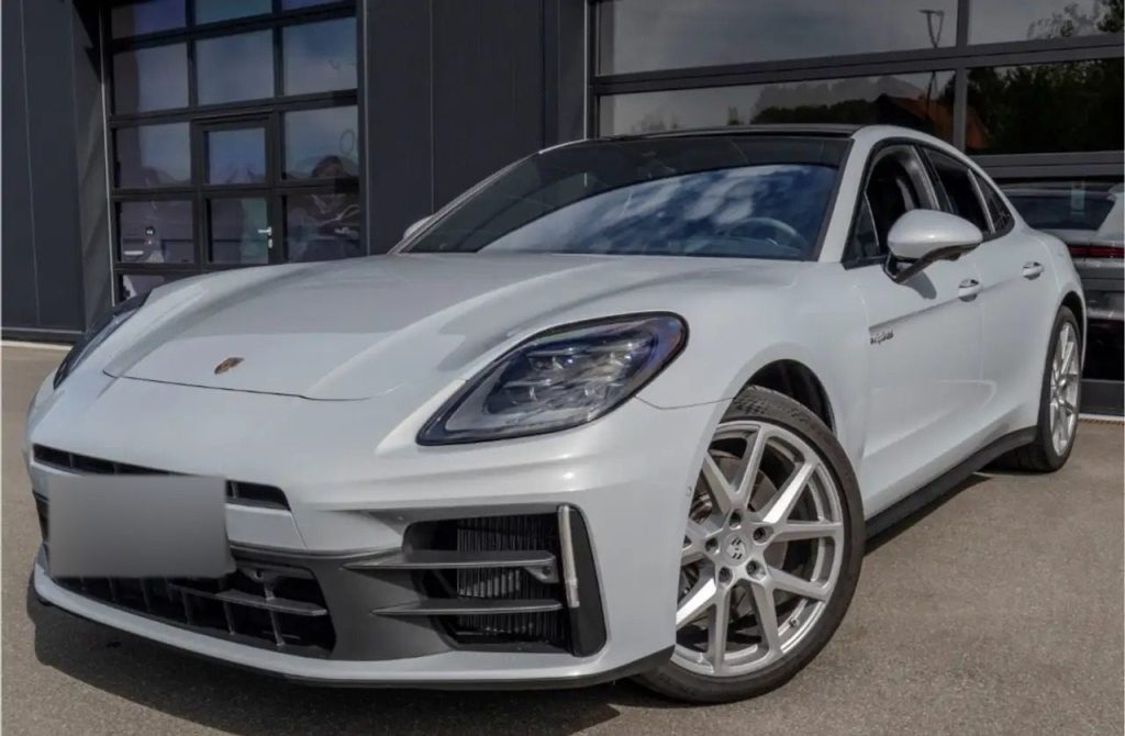 Porsche Panamera 4 E-Hybrid