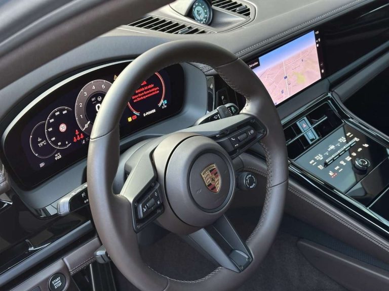Porsche Panamera 4 E-Hybrid - photo 9