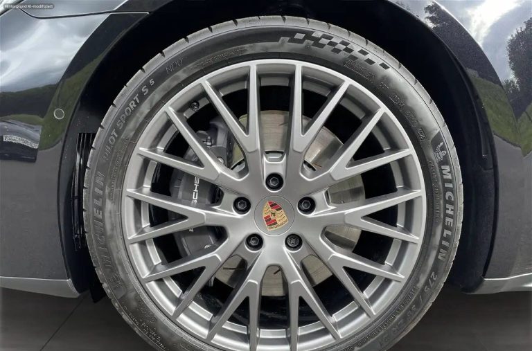 Porsche Panamera 4 E-Hybrid - photo 9