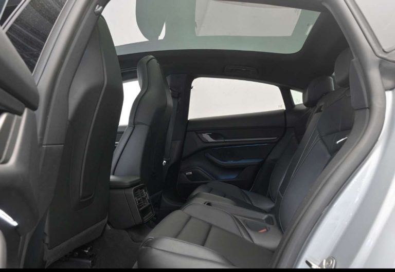Porsche Taycan 4S - photo 10