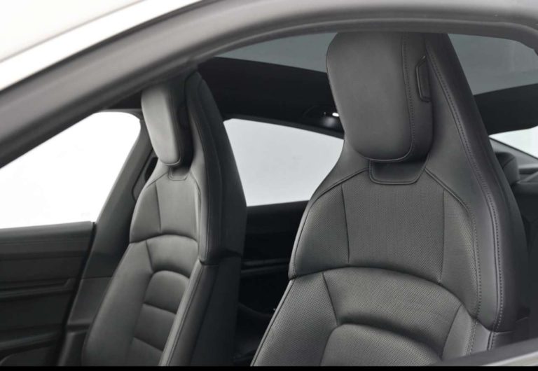 Porsche Taycan 4S - photo 10