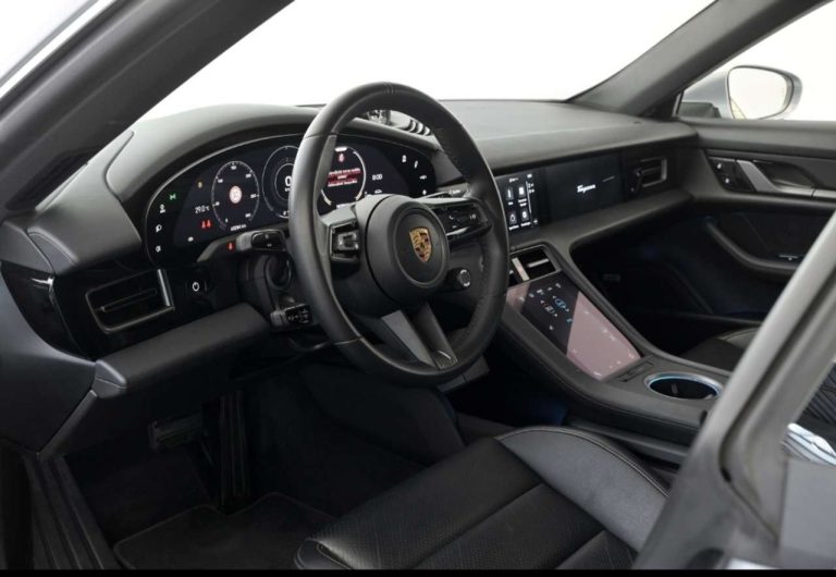 Porsche Taycan 4S - photo 8